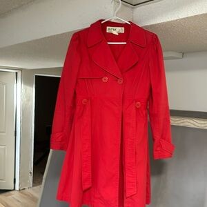 Red vintage trench coat. Excellent shape, size small.